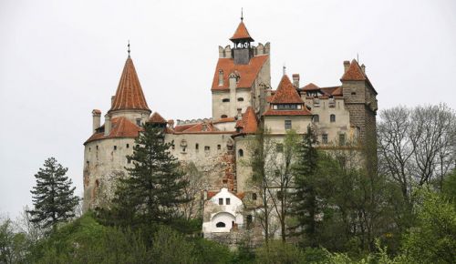 3-photos-culture-livres-Chateau-Dracula-en-Roumanie_articlephoto.jpg