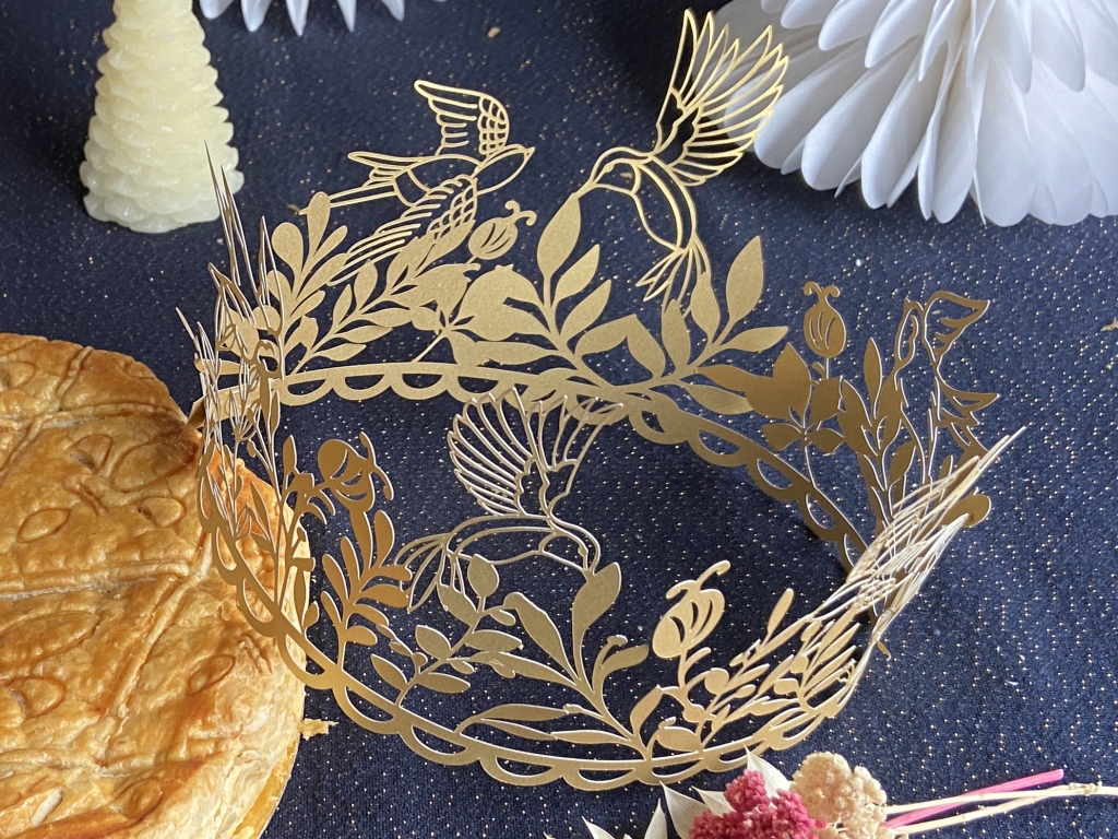Une couronne en papier DIY pour la galette des rois - Marie Claire